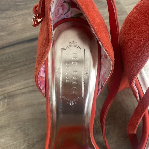 Ted Baker Phanda Orange Suede Block Heels - Picture 6 of 7
